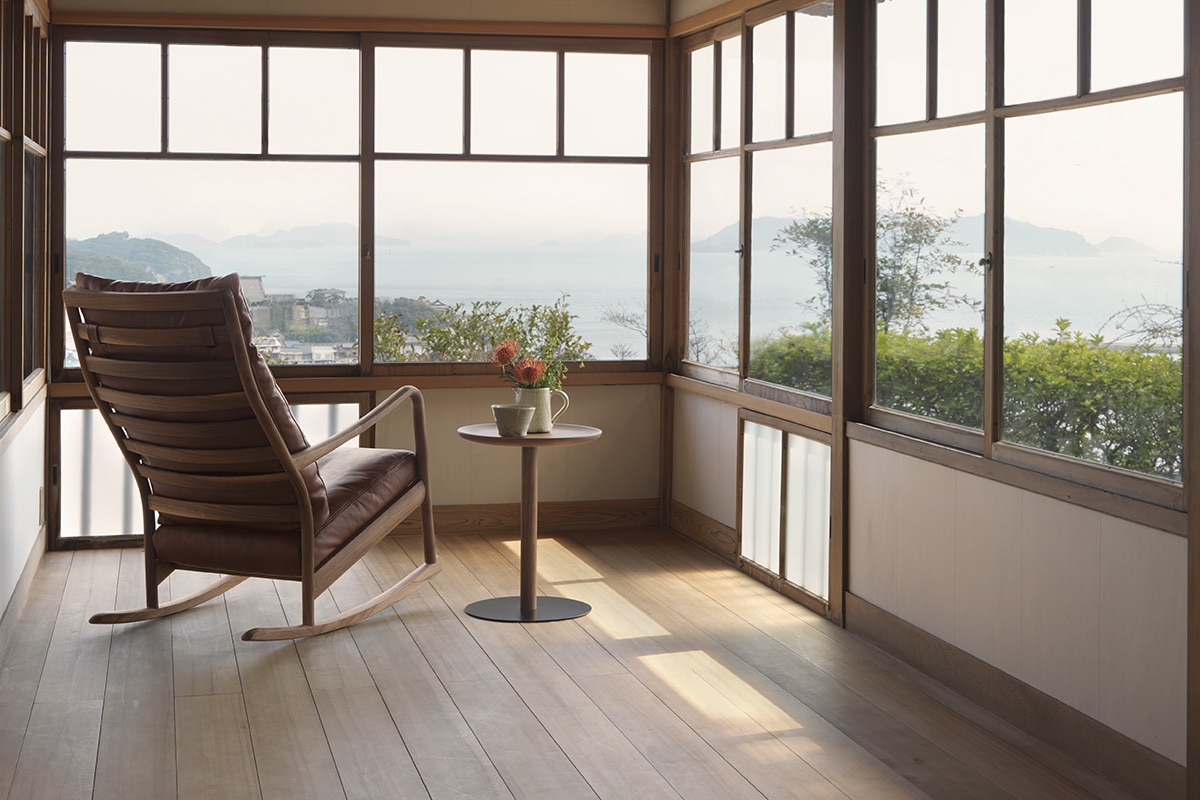 YU UT5 SIDE TABLE