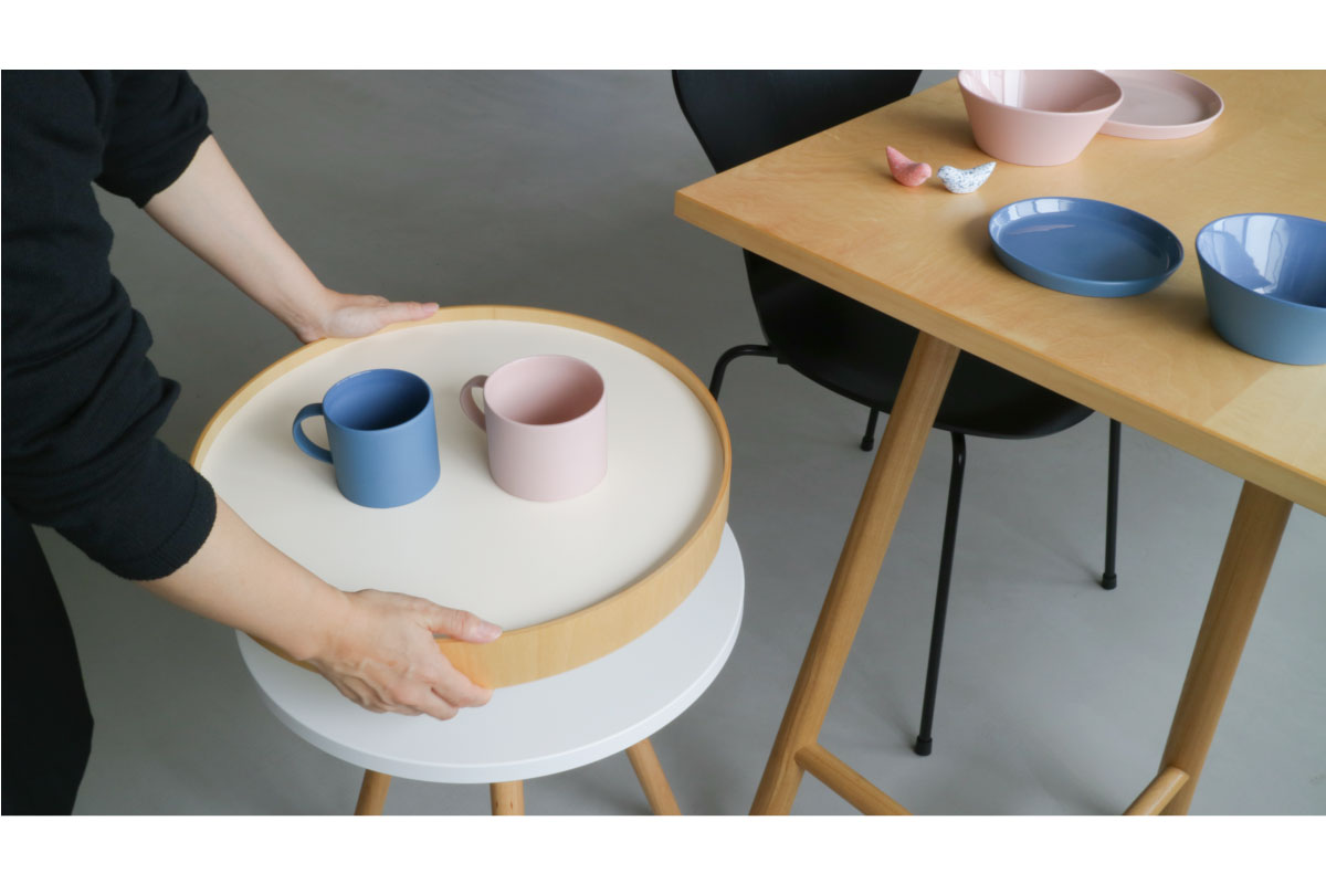 MOHEIM | BY TRAY TABLE black