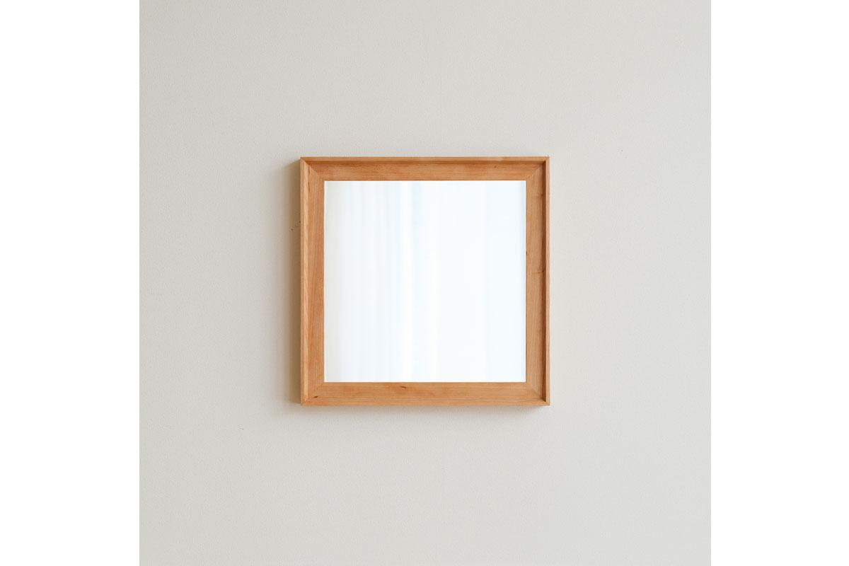 DENTO | MIRROR VALLE 42×42